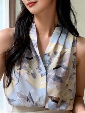 Floral V-Neck Blouse Size XL